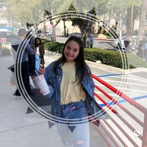 Meet your Posher, Chloe